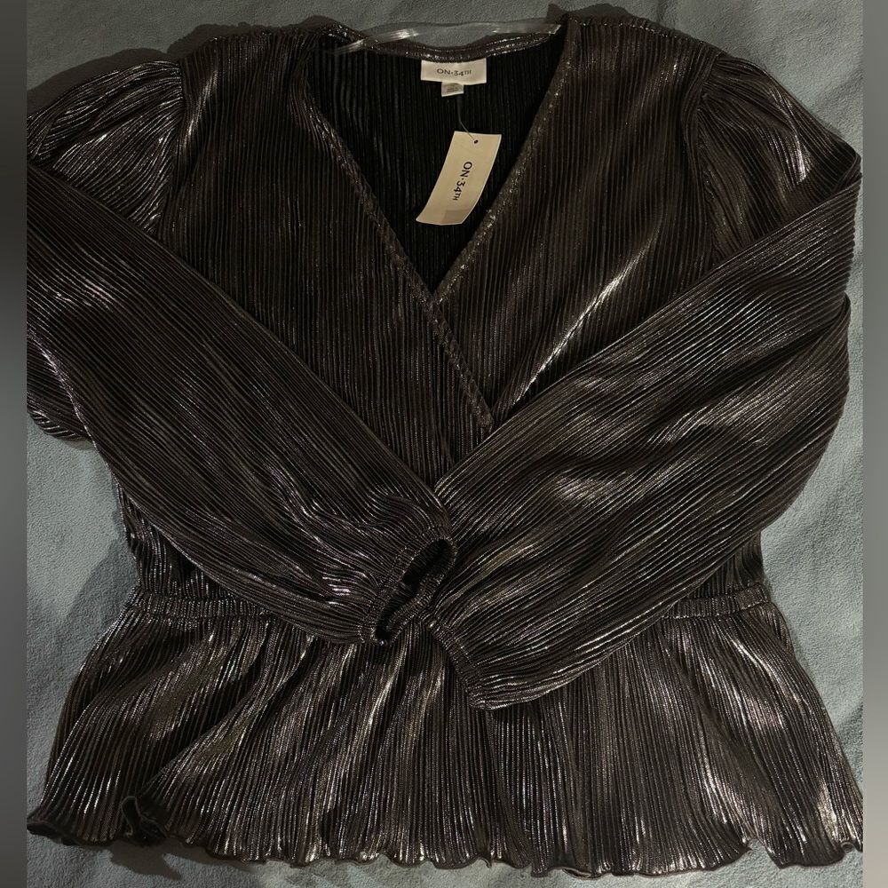 ON 34TH Women's Metallic Plissé Surplice-Neck Peplum M - Picture 8 of 8